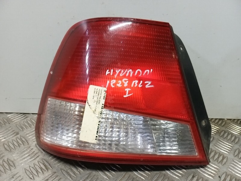 Recambio de piloto trasero izquierdo para hyundai accent (x3) 1.3 gls automático referencia OEM IAM 9240122210   Recambio de piloto trasero izquierdo para hyundai accent (x3) 1.3 gls automático referencia OEM IAM 9240122210