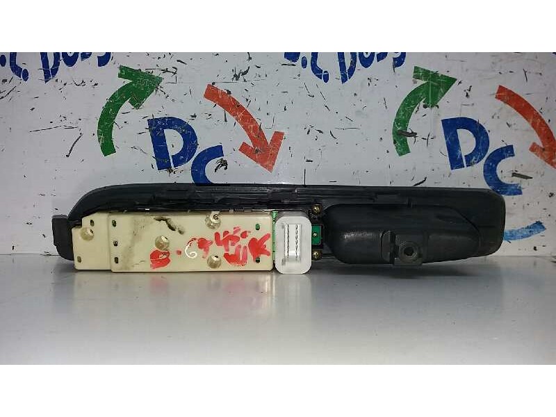Recambio de mando elevalunas delantero derecho para mitsubishi space wagon (n80/n90) 2.4 avance referencia OEM IAM    Recambio de mando elevalunas delantero derecho para mitsubishi space wagon (n80/n90) 2.4 avance referencia OEM IAM