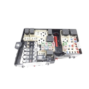 CAJA RELES / FUSIBLES 8688040 518818000 
