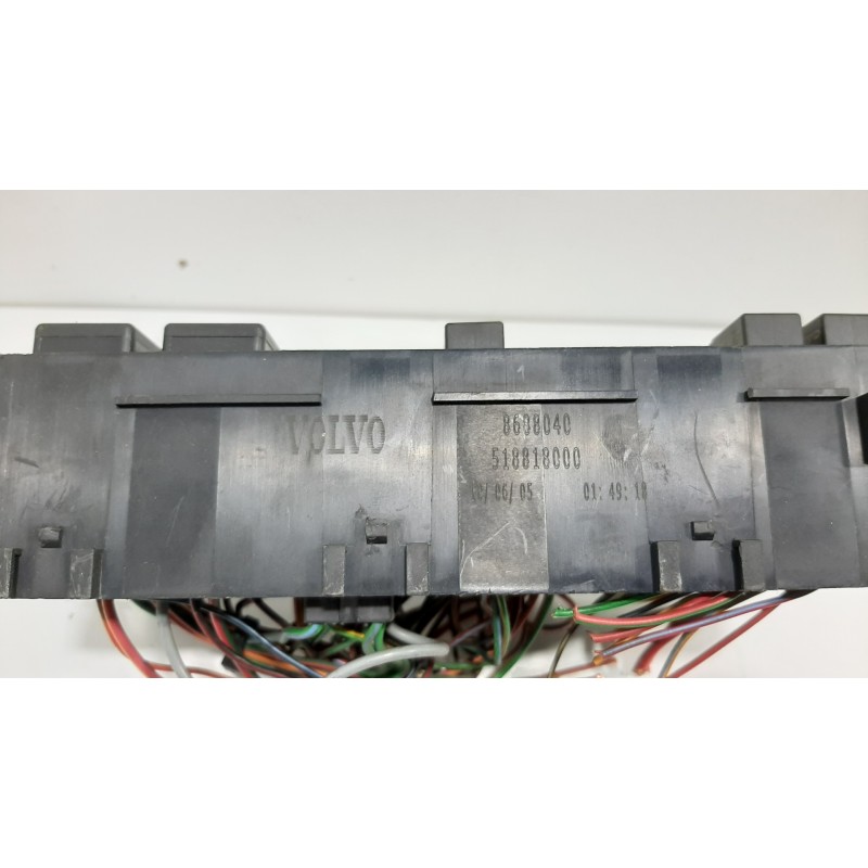 CAJA RELES / FUSIBLES 8688040 518818000  - imagen 2