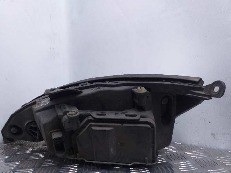 Recambio de faro derecho para ford focus berlina (cak) ambiente referencia OEM IAM   