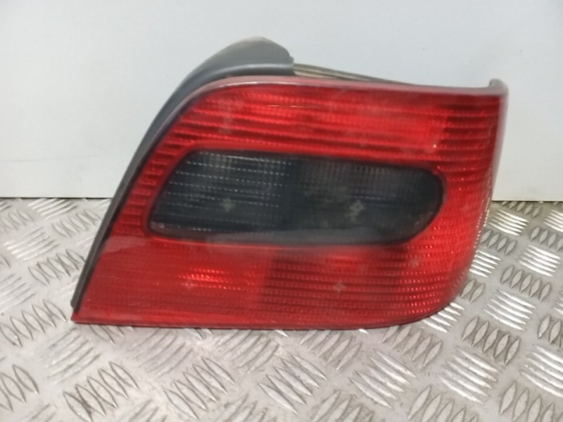 Recambio de piloto trasero derecho para citroën xsara berlina 1.8 vts referencia OEM IAM   