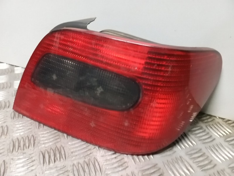 Recambio de piloto trasero derecho para citroën xsara berlina 1.8 vts referencia OEM IAM   