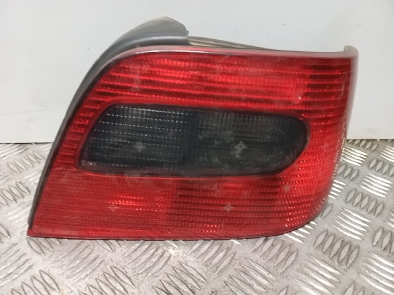 Recambio de piloto trasero derecho para citroën xsara berlina 1.8 vts referencia OEM IAM   