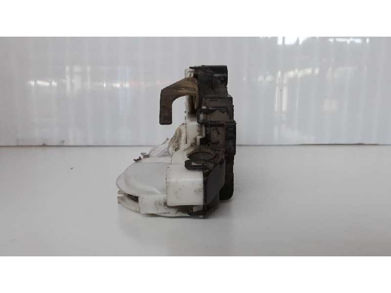 Recambio de cerradura puerta delantera derecha para seat ibiza (6k1) stella referencia OEM IAM 6K3837016D  