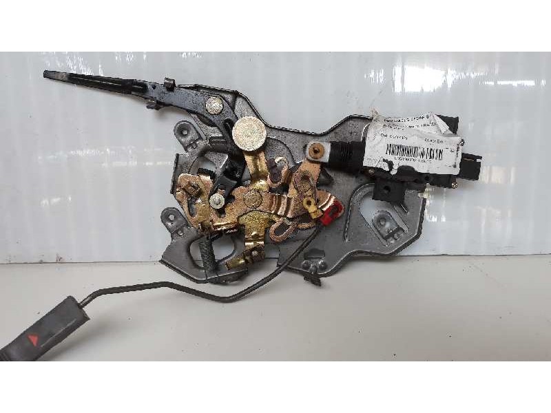 Recambio de cerradura puerta trasera izquierda para chrysler voyager (gs) 2.4 referencia OEM IAM 04717339  