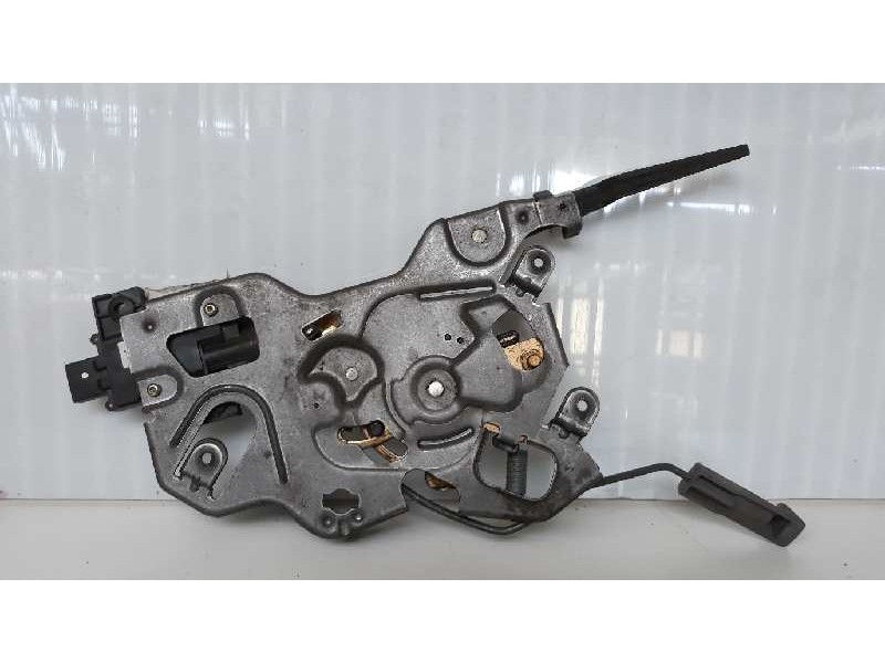 Recambio de cerradura puerta trasera izquierda para chrysler voyager (gs) 2.4 referencia OEM IAM 04717339  