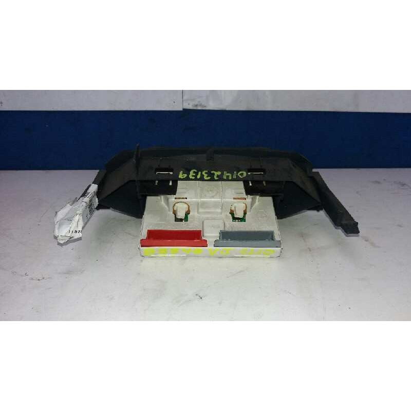 Recambio de pantalla multifuncion para renault clio ii fase i (b/cbo) 1.2 limited (b/cboa/f) referencia OEM IAM P7700428028A  