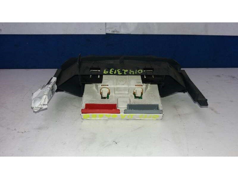 Recambio de pantalla multifuncion para renault clio ii fase i (b/cbo) 1.2 limited (b/cboa/f) referencia OEM IAM P7700428028A  