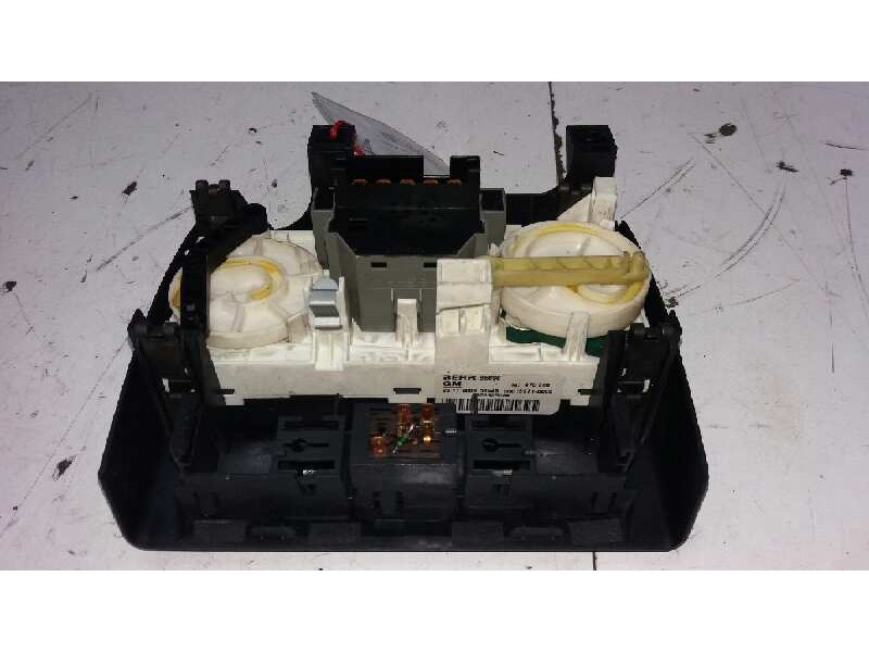 Recambio de mando calefaccion / aire acondicionado para opel zafira a club referencia OEM IAM 24463967 B5690560 