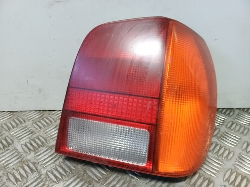 Recambio de piloto trasero derecho para volkswagen polo berlina (6n2) referencia OEM IAM 6N0945096H  