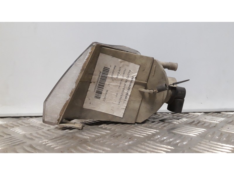 Recambio de piloto delantero derecho para peugeot 106 (s1) kid referencia OEM IAM 630321  