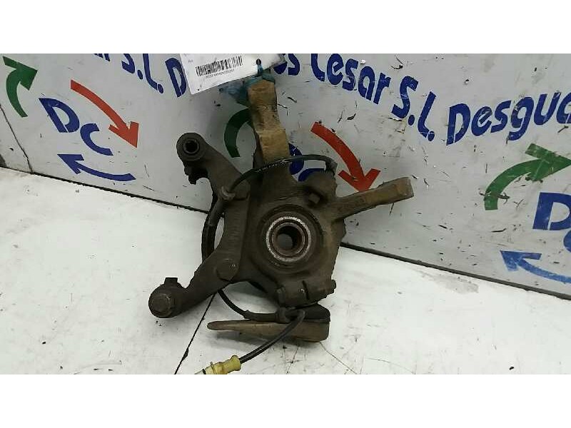 Recambio de mangueta delantera derecha para renault kangoo (f/kc0) expression referencia OEM IAM    Recambio de mangueta delantera derecha para renault kangoo (f/kc0) expression referencia OEM IAM