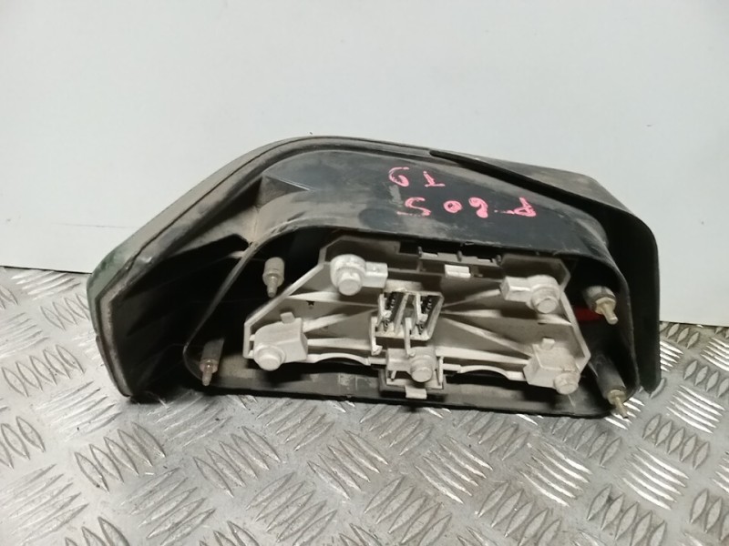 Recambio de piloto trasero izquierdo para peugeot 605 2.0 turbo cat referencia OEM IAM   