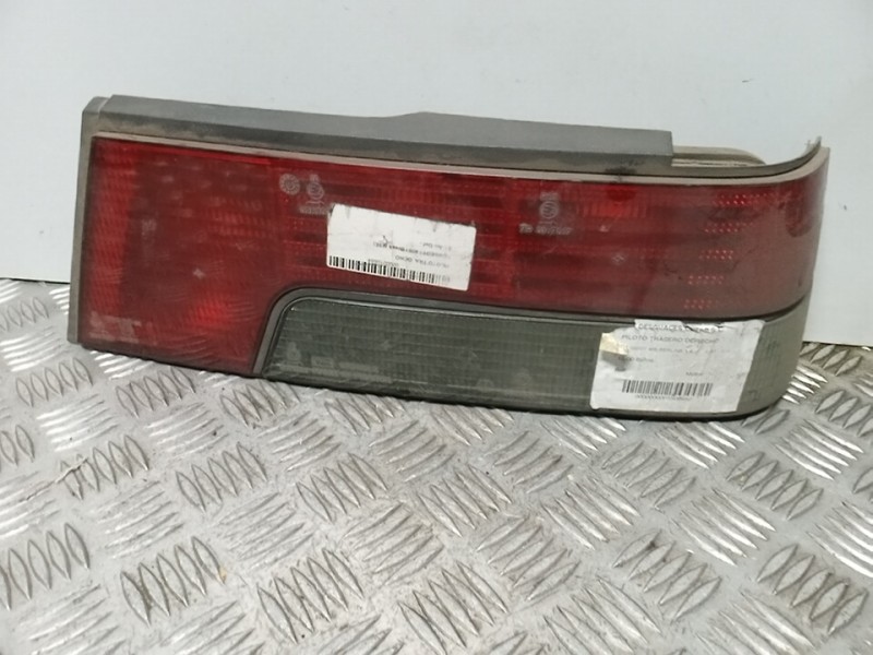 Recambio de piloto trasero derecho para peugeot 405 berlina 1.4 referencia OEM IAM   