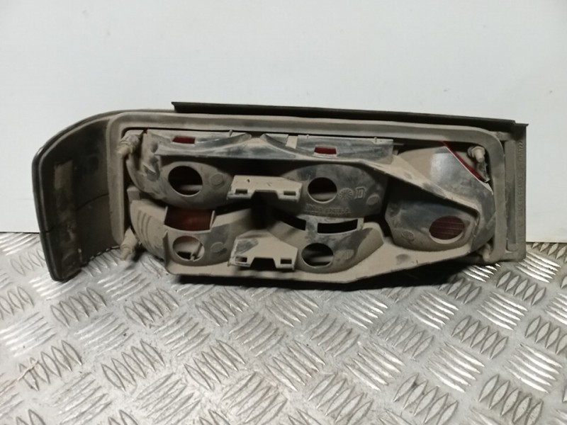 Recambio de piloto trasero derecho para peugeot 405 break 1.8 diesel referencia OEM IAM   