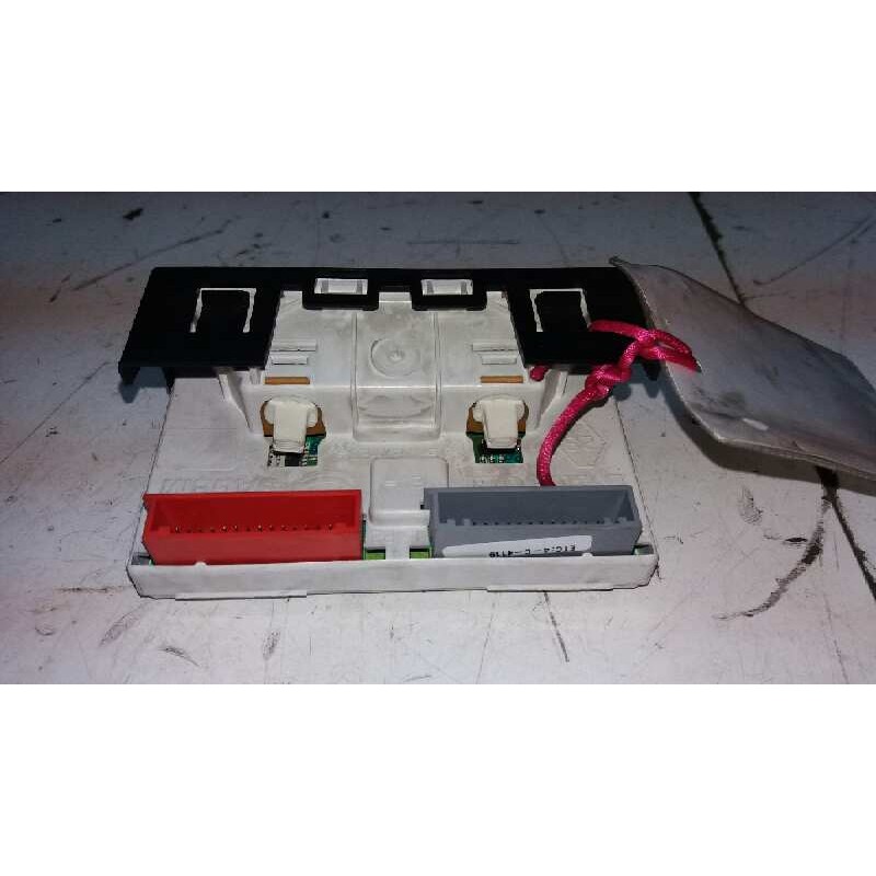 Recambio de pantalla multifuncion para seat cordoba berlina (6k2) stella referencia OEM IAM 7700436305A  