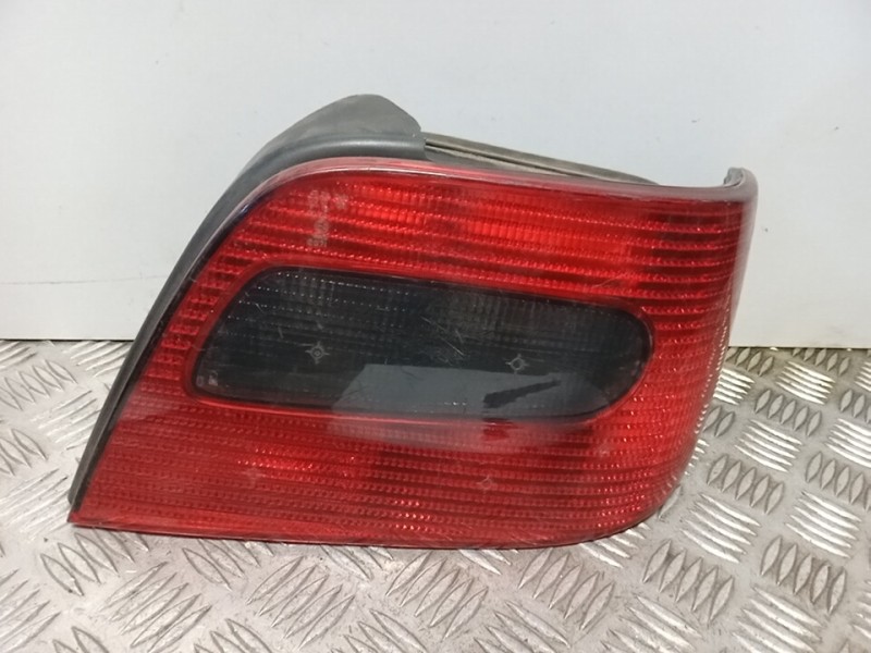 Recambio de piloto trasero derecho para citroën xsara berlina 1.9 turbodiesel referencia OEM IAM    Recambio de piloto trasero derecho para citroën xsara berlina 1.9 turbodiesel referencia OEM IAM