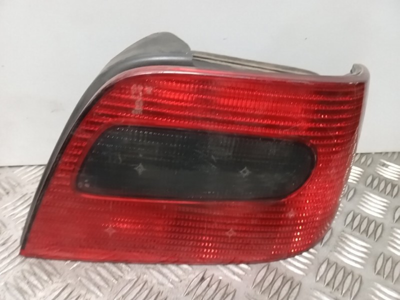 Recambio de piloto trasero derecho para citroën xsara berlina 1.9 turbodiesel referencia OEM IAM    Recambio de piloto trasero derecho para citroën xsara berlina 1.9 turbodiesel referencia OEM IAM