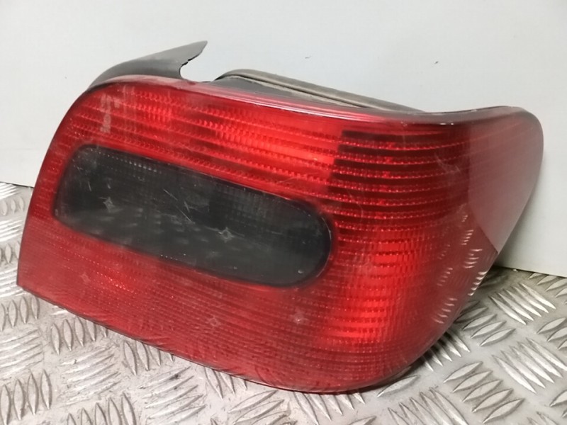 Recambio de piloto trasero derecho para citroën xsara berlina 1.9 turbodiesel referencia OEM IAM    Recambio de piloto trasero derecho para citroën xsara berlina 1.9 turbodiesel referencia OEM IAM