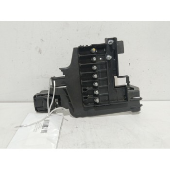 CAJA RELES / FUSIBLES 6R0937550A 