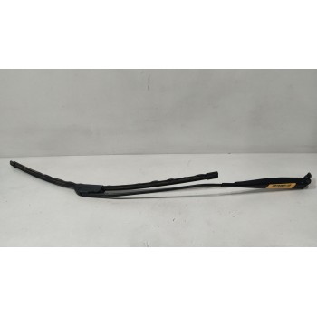 BRAZO LIMPIA DELANTERO IZQUIERDO A1688201144 