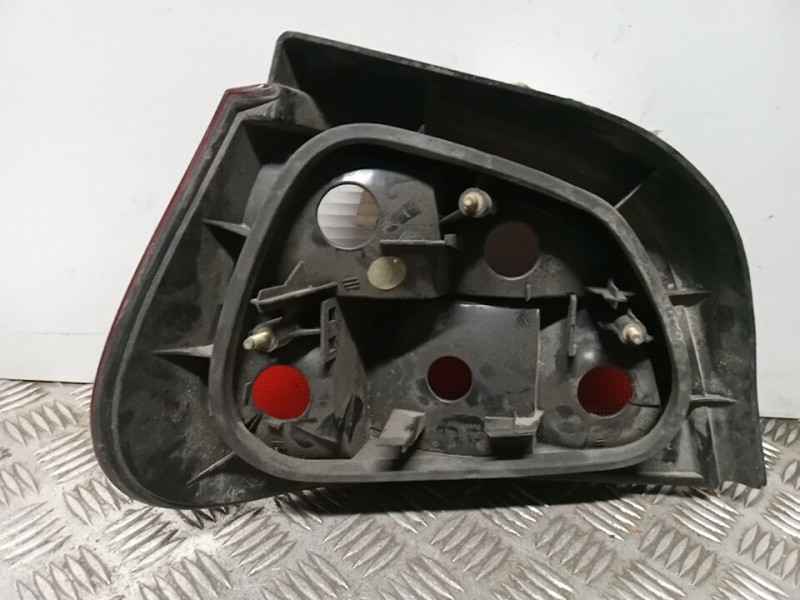 Recambio de piloto trasero derecho para renault megane i fase 2 berlina (ba0) 1.9 dti authentique (ba0.) referencia OEM IAM   