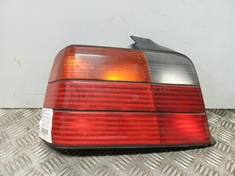 Recambio de piloto trasero izquierdo para bmw serie 3 berlina (e36) 320i comfort edition referencia OEM IAM 82199405444  