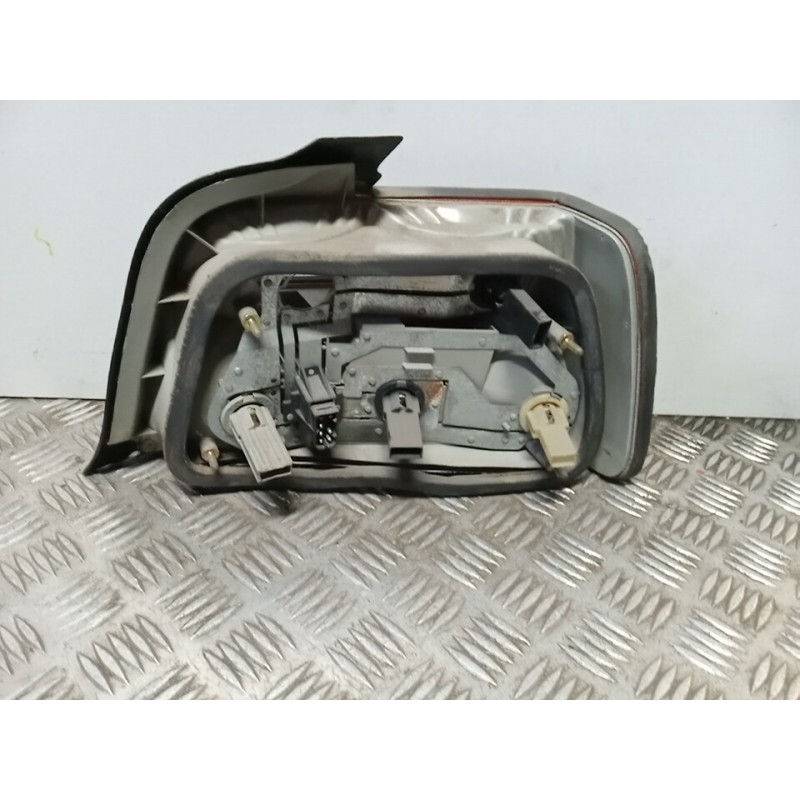Recambio de piloto trasero izquierdo para bmw serie 3 berlina (e36) 320i comfort edition referencia OEM IAM 82199405444  