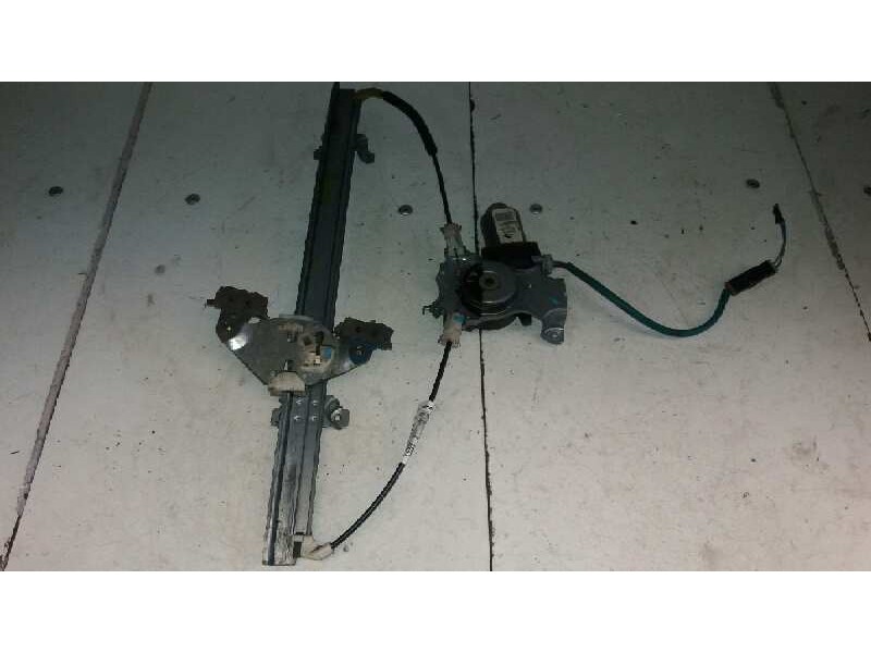Recambio de elevalunas delantero derecho para nissan almera tino (v10m) básico referencia OEM IAM 80700BU005 2 PINES 