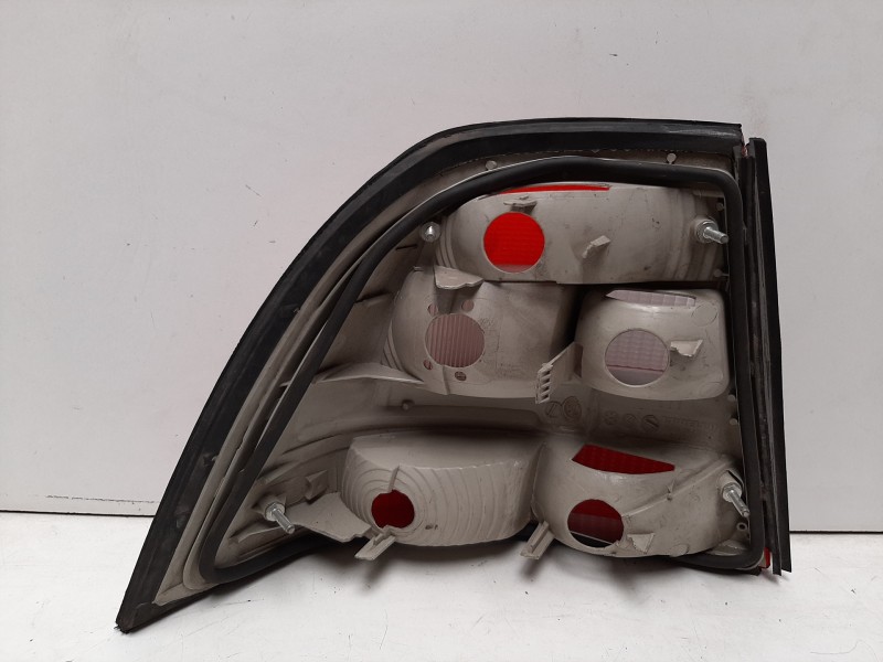 Recambio de piloto trasero derecho para opel vectra b berlina 2.0 16v cat (x 20 xev / l34) referencia OEM IAM   