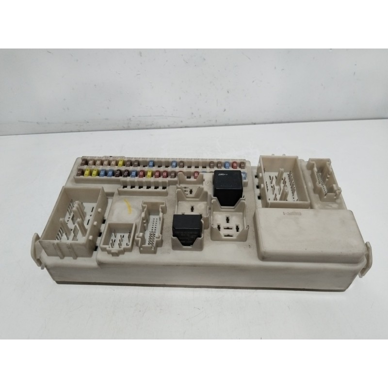 CAJA RELES / FUSIBLES 8690719  - imagen 2