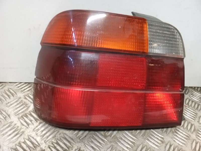 Recambio de piloto trasero izquierdo para bmw serie 3 berlina (e36) 318tds referencia OEM IAM 63211387361  