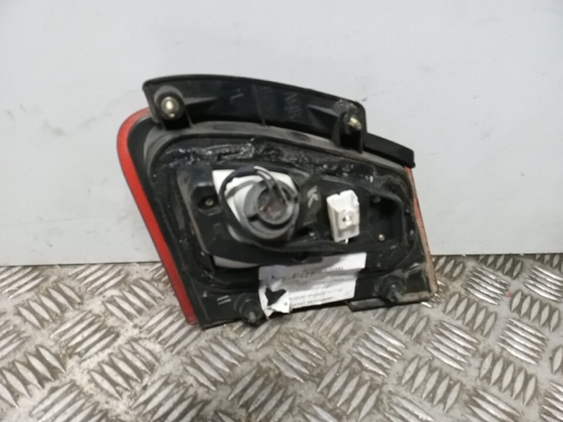 Recambio de piloto porton trasero derecho para nissan almera (n16/e) comfort referencia OEM IAM    Recambio de piloto porton trasero derecho para nissan almera (n16/e) comfort referencia OEM IAM