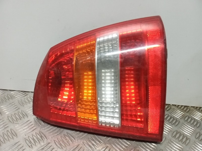 Recambio de piloto trasero derecho para opel astra g berlina club referencia OEM IAM   