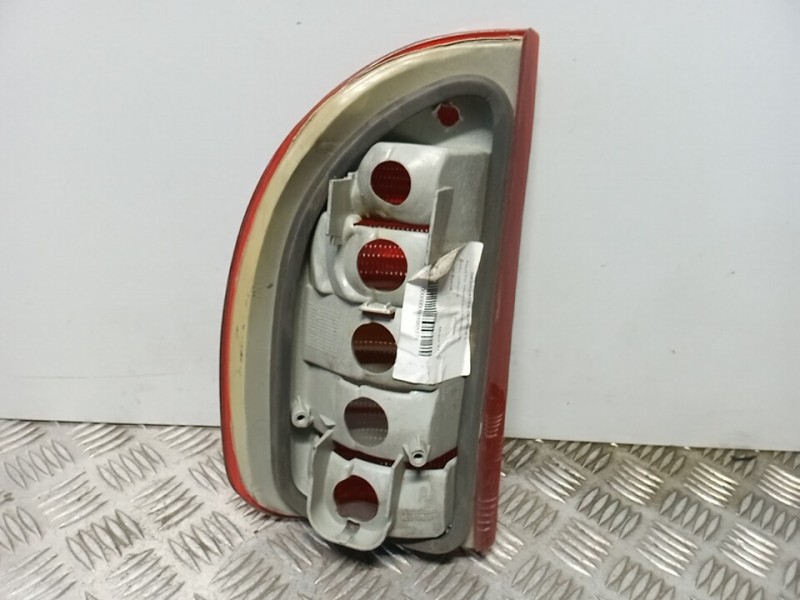 Recambio de piloto trasero derecho para opel corsa b top (e) referencia OEM IAM   