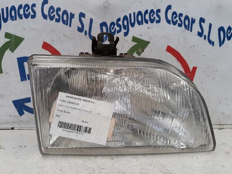 Recambio de faro derecho para ford fiesta berlina 1.4 16v cat referencia OEM IAM   