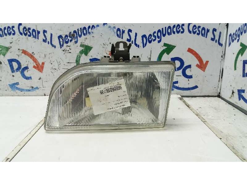 Recambio de faro izquierdo para ford fiesta berlina 1.3 cat referencia OEM IAM   