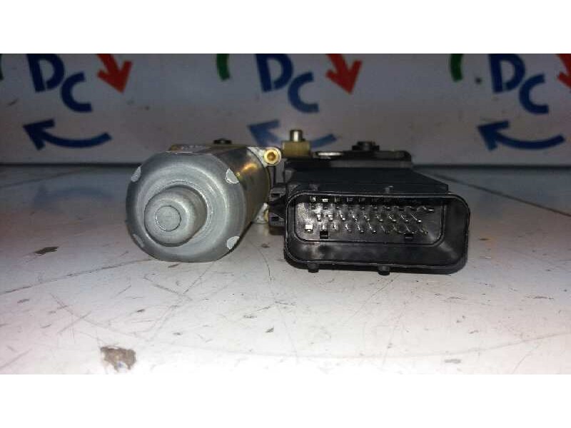 Recambio de motor elevalunas delantero derecho para volkswagen passat berlina (3b2) comfortline referencia OEM IAM  BOSCH 