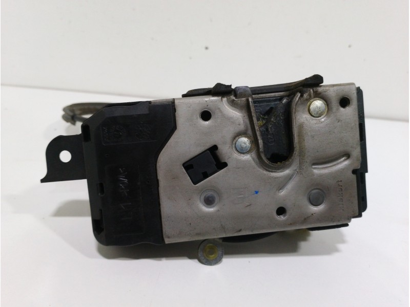 Recambio de cerradura puerta delantera izquierda para opel zafira b enjoy referencia OEM IAM 13210748  4 PINES