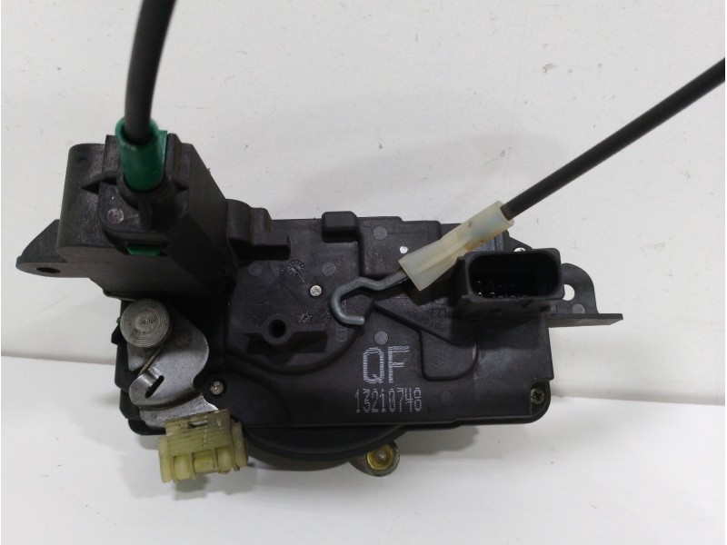 Recambio de cerradura puerta delantera izquierda para opel zafira b enjoy referencia OEM IAM 13210748  4 PINES