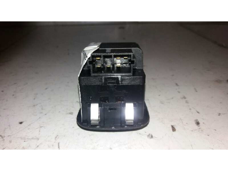 Recambio de mando elevalunas delantero izquierdo para peugeot 206 berlina xr referencia OEM IAM   