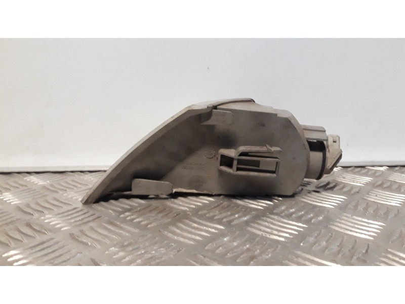 Recambio de piloto delantero derecho para citroën xantia berlina 2.0 hdi exclusive referencia OEM IAM 630370  