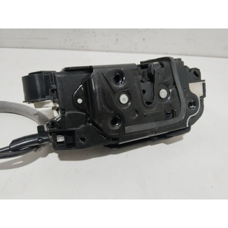 CERRADURA PUERTA TRASERA DERECHA 5TA839016Q  - imagen 3