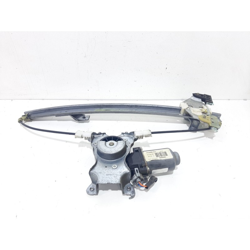 ELEVALUNAS TRASERO DERECHO 82700AV610  - imagen 1