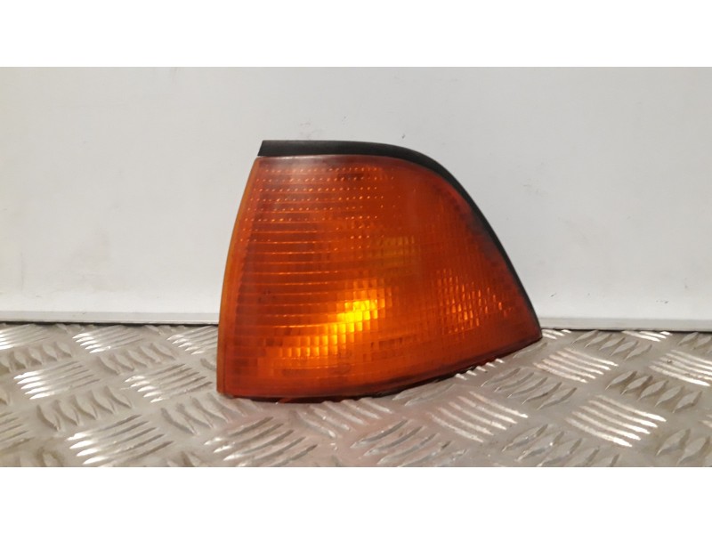 Recambio de piloto delantero izquierdo para bmw serie 3 berlina (e36) 318i referencia OEM IAM 63137164489  