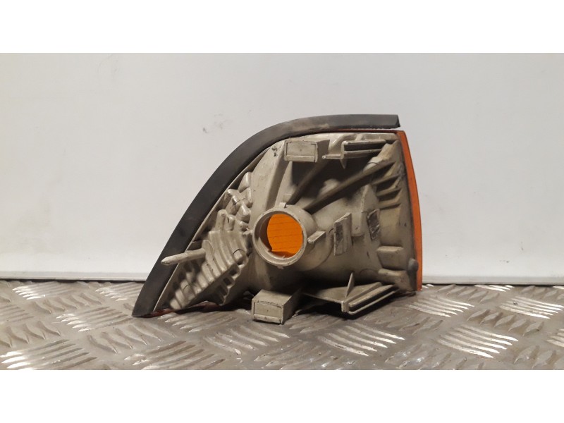 Recambio de piloto delantero izquierdo para bmw serie 3 berlina (e36) 318i referencia OEM IAM 63137164489  