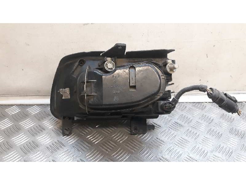 Recambio de faro derecho para volkswagen polo berlina (6n2) trendline referencia OEM IAM 6N1941018AA  