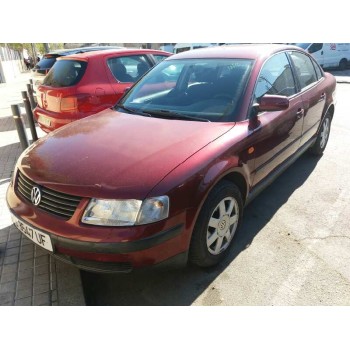 VOLKSWAGEN PASSAT BERLINA (3B2)