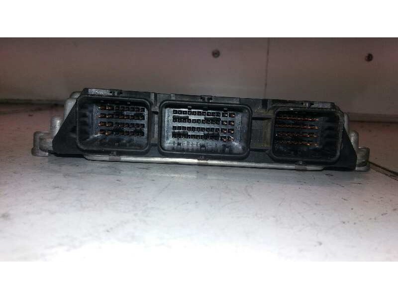 Recambio de centralita motor uce para peugeot 206 berlina x-line referencia OEM IAM 0281011783  